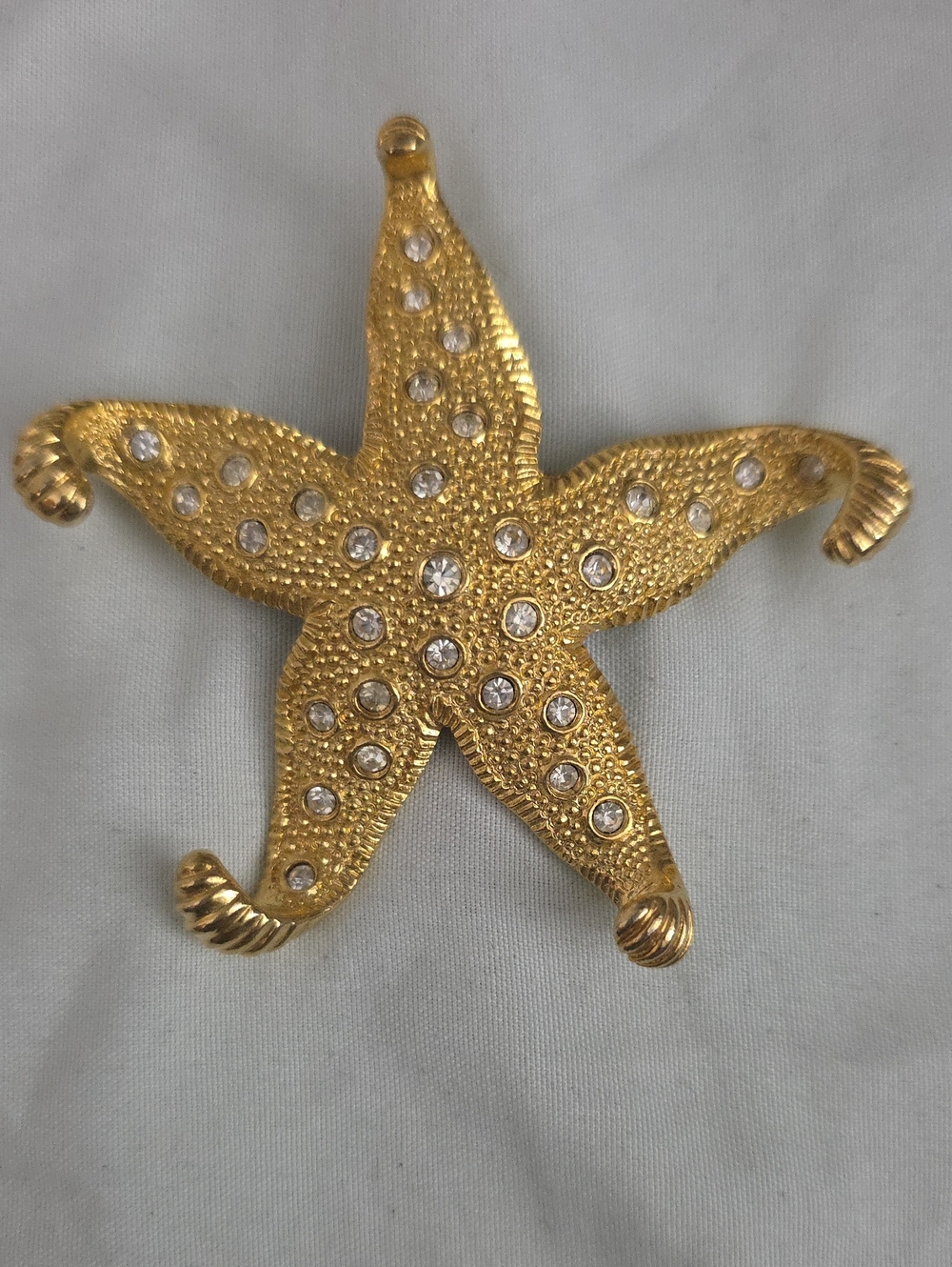 VINTAGE Signed CAROLEE Gold Starfish Brooch with Clear Rhinestones